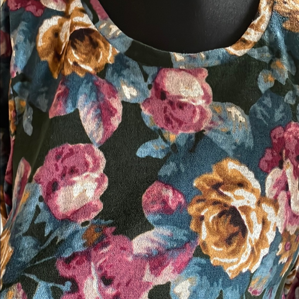 Wallpapher Vibrant Floral Print Long Sleeve Top - Picture 4 of 6